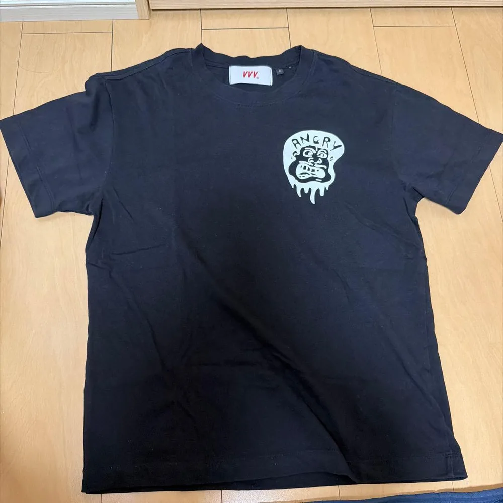 VVV ANGRY グラフィック Tシャツ ブラック