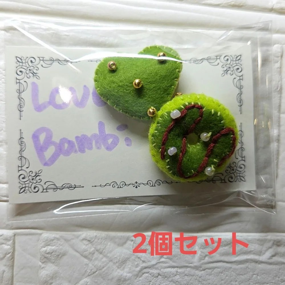 ハンドメイド フェルト ブローチ