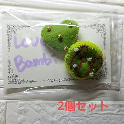 ハンドメイド フェルト ブローチ