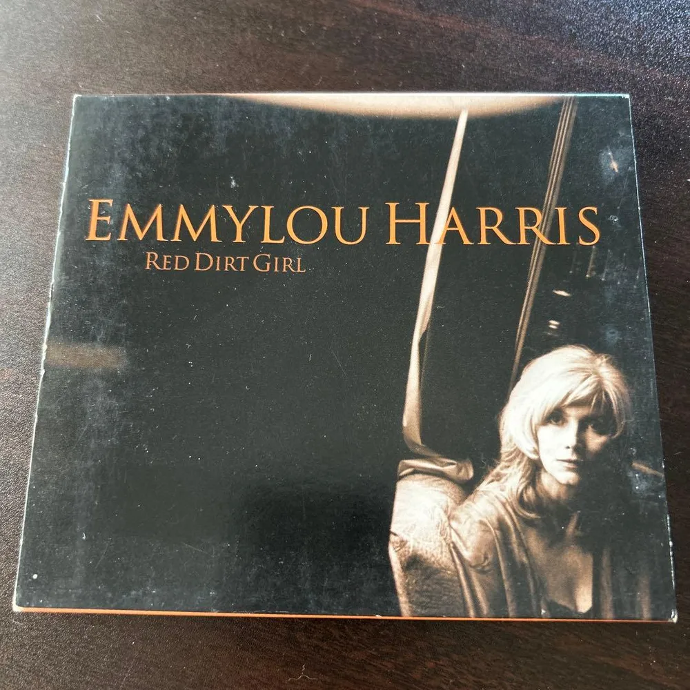 อัลบั้มซีดี Emmylou Harris Red Dirt Girl