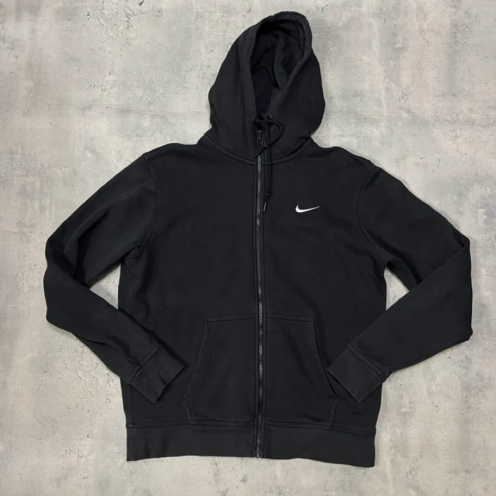 フェード NIKE ナイキ 刺繍 ロゴ スウェット ジップアップ パーカー 黒