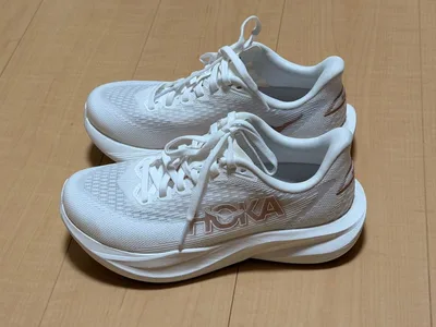 HOKA レディース スニーカー ホワイト23cm