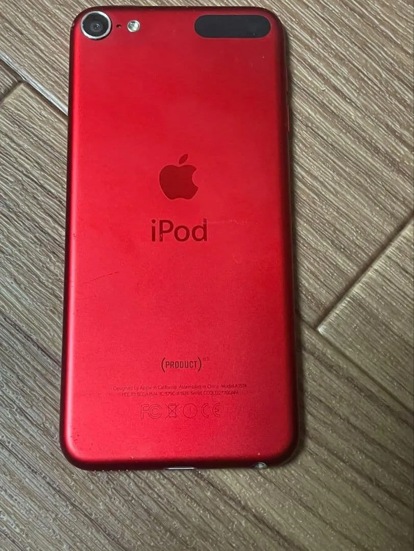 Apple iPod touch 第6世代 レッド 本体