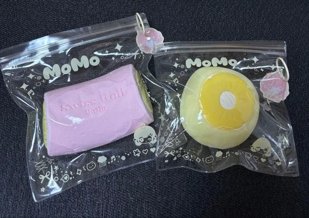 MOMO スクイーズ フルーツ大福 パイン ロールケーキ