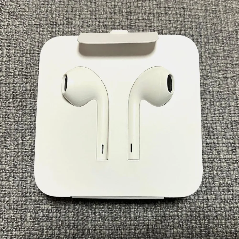 【純正品】iPhone 有線イヤホン 変換アダプタ 未使用品