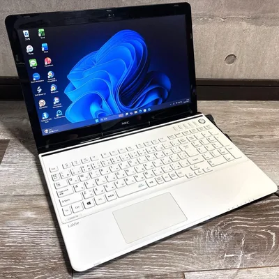 爆速仕様 Core i7 薄型富士通ノートパソコン SSD Webカメラ