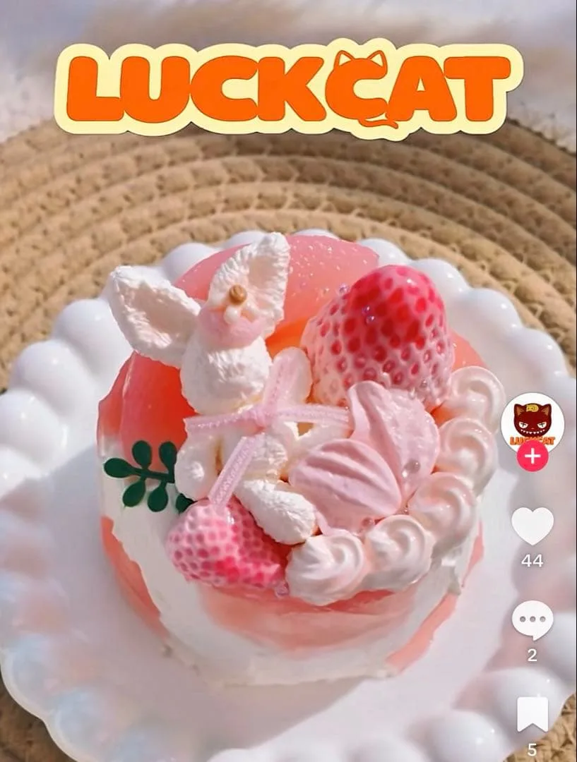 【未使用品】 LUCK CAT うさぎ ピンクケーキ スクイーズ