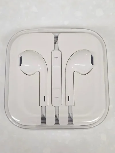 Apple 純正 イヤホン 新品、未使用