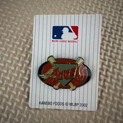 MLB アナハイム・エンゼルス ピンバッジ 2002年