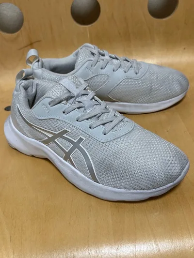 ASICS スニーカー グレー ローカット レディース23.5送料込み^_^