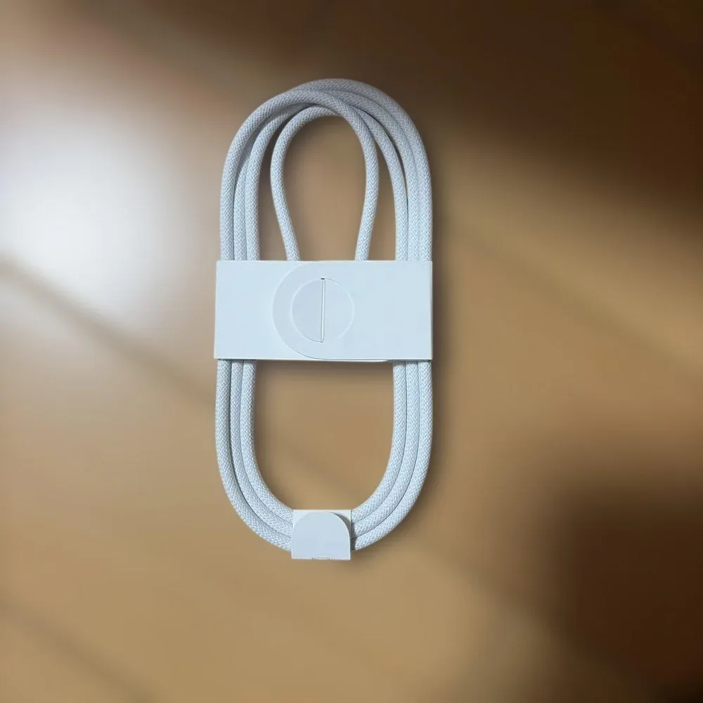 Apple 純正 USB-C 充電ケーブル ホワイト