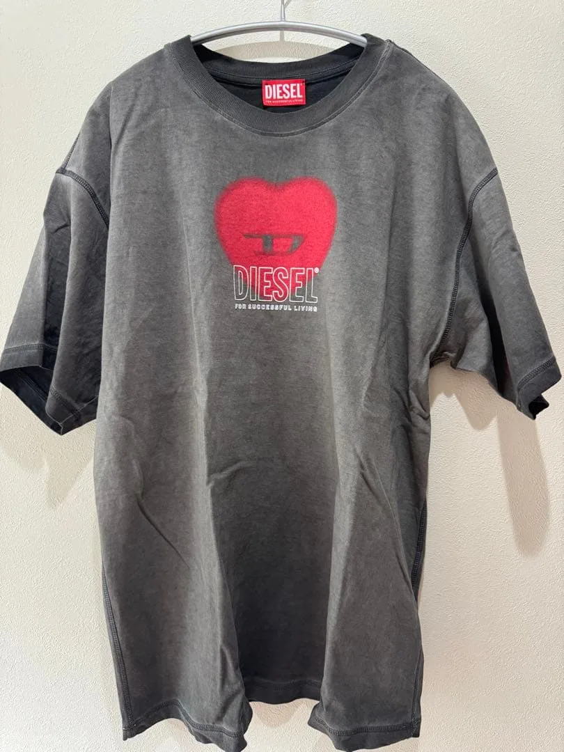 DIESEL ディーゼル グレー T-BUXT-N4 ハートプリントTシャツ