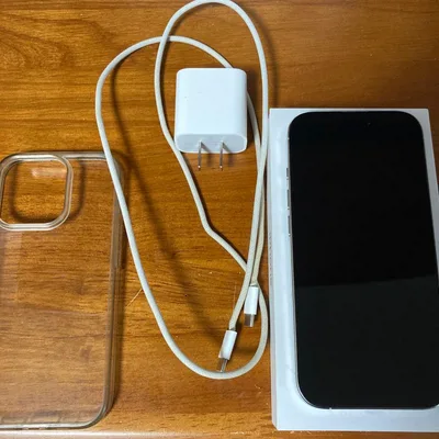 iPhone 16PROホワイトチタニウム128G本体 充電ケーブル・ケース付き