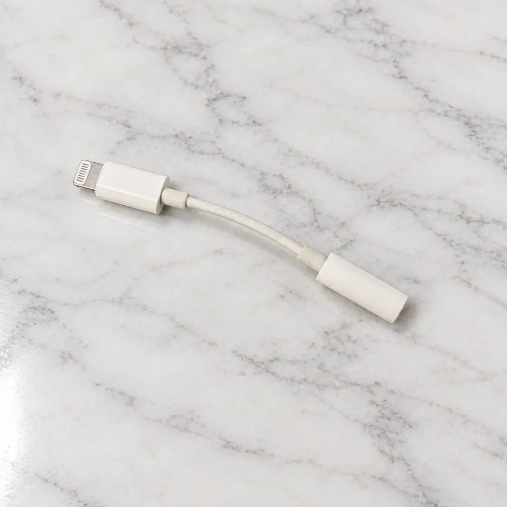 Apple Lightning - 3.5mm ヘッドフォンジャックアダプタ