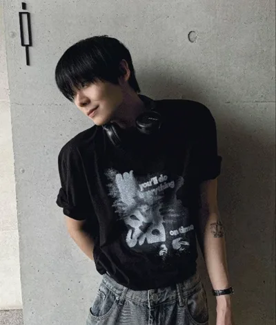 グラフィックプリント 半袖Tシャツ