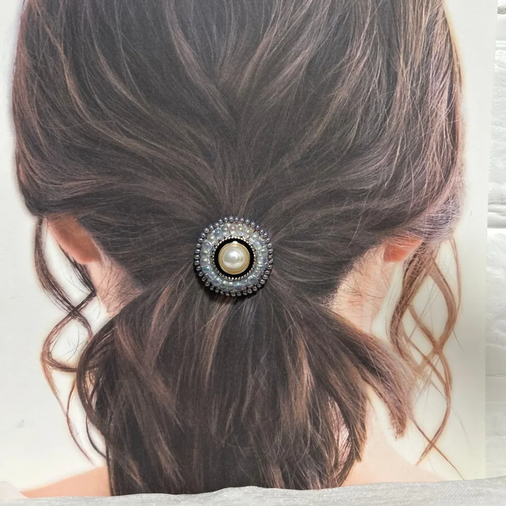 ハンドメイド ビーズ刺繍ポッニーフック