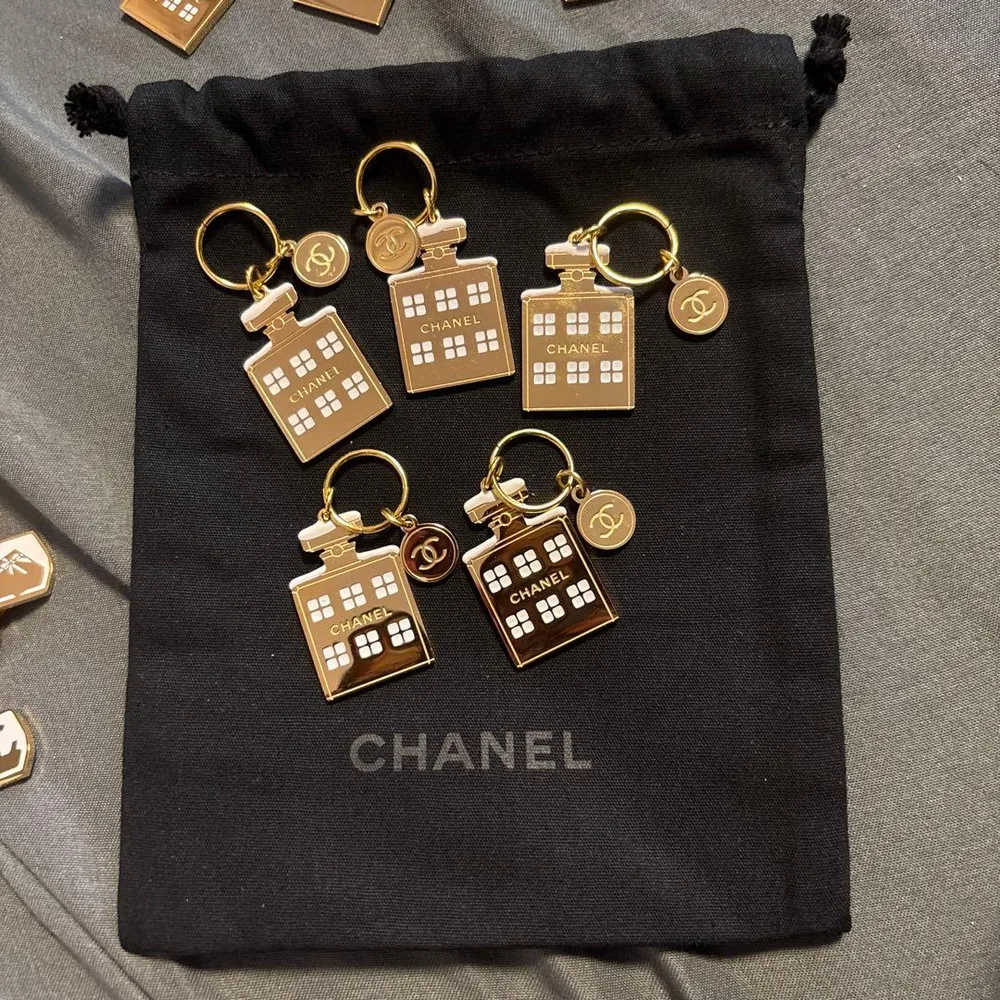 CHANEL チャーム 5個セット 巾着1枚付き