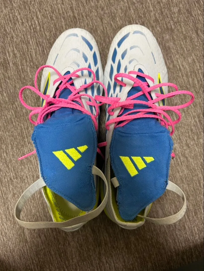 adidas サッカースパイク