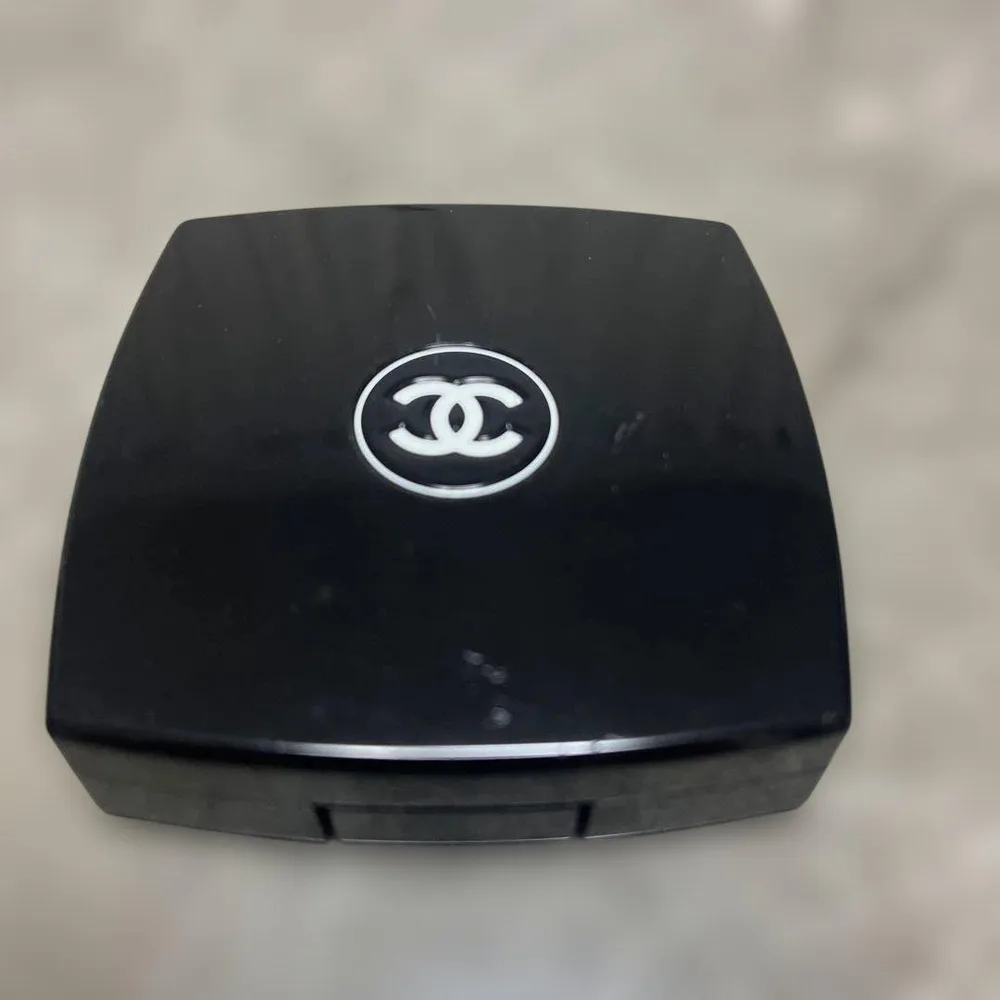 CHANEL アイシャドウ 4色パレット ブラウン系 シャネル 鏡 アイシャドウ