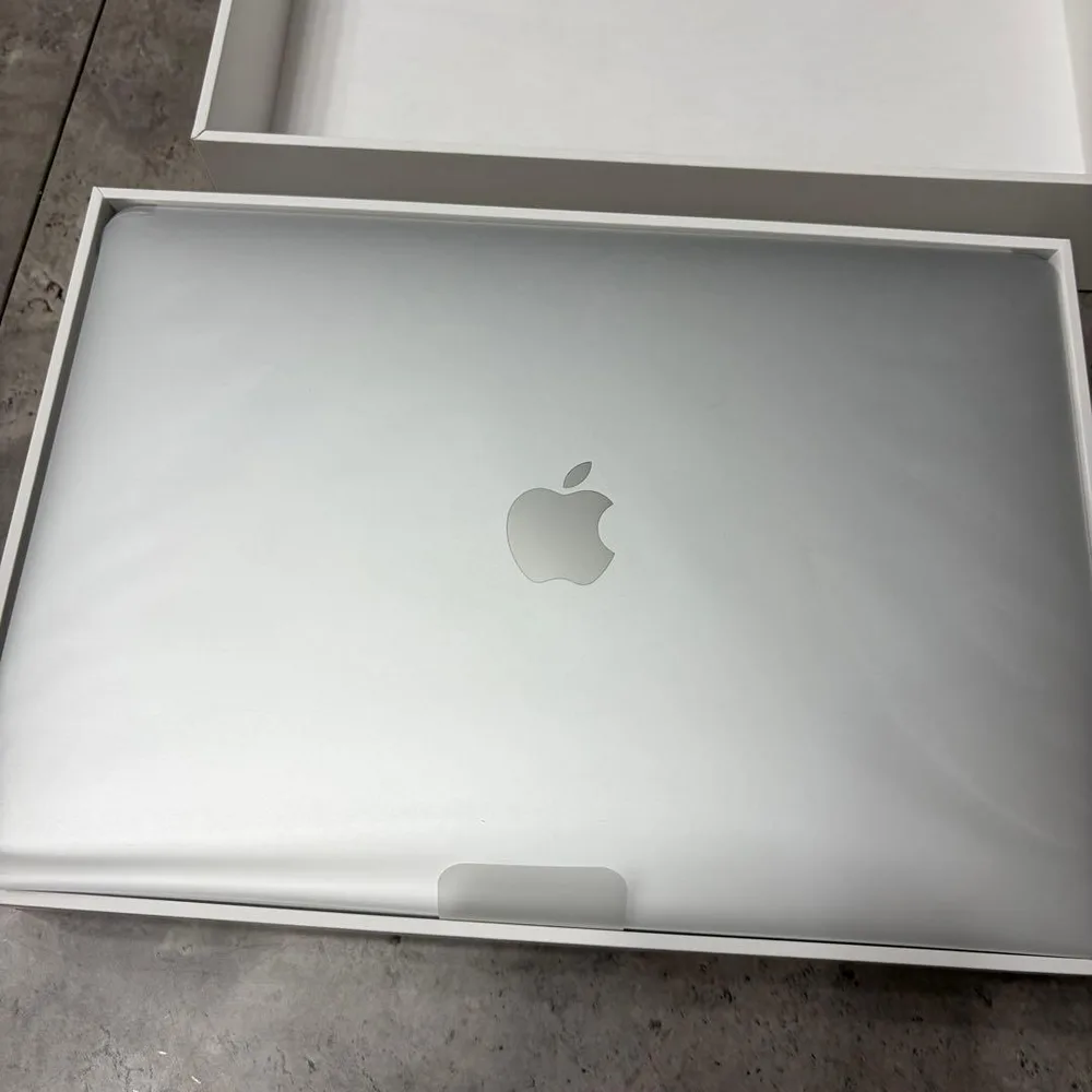 Apple MacBook Air M1 シルバー 本体 2020年
