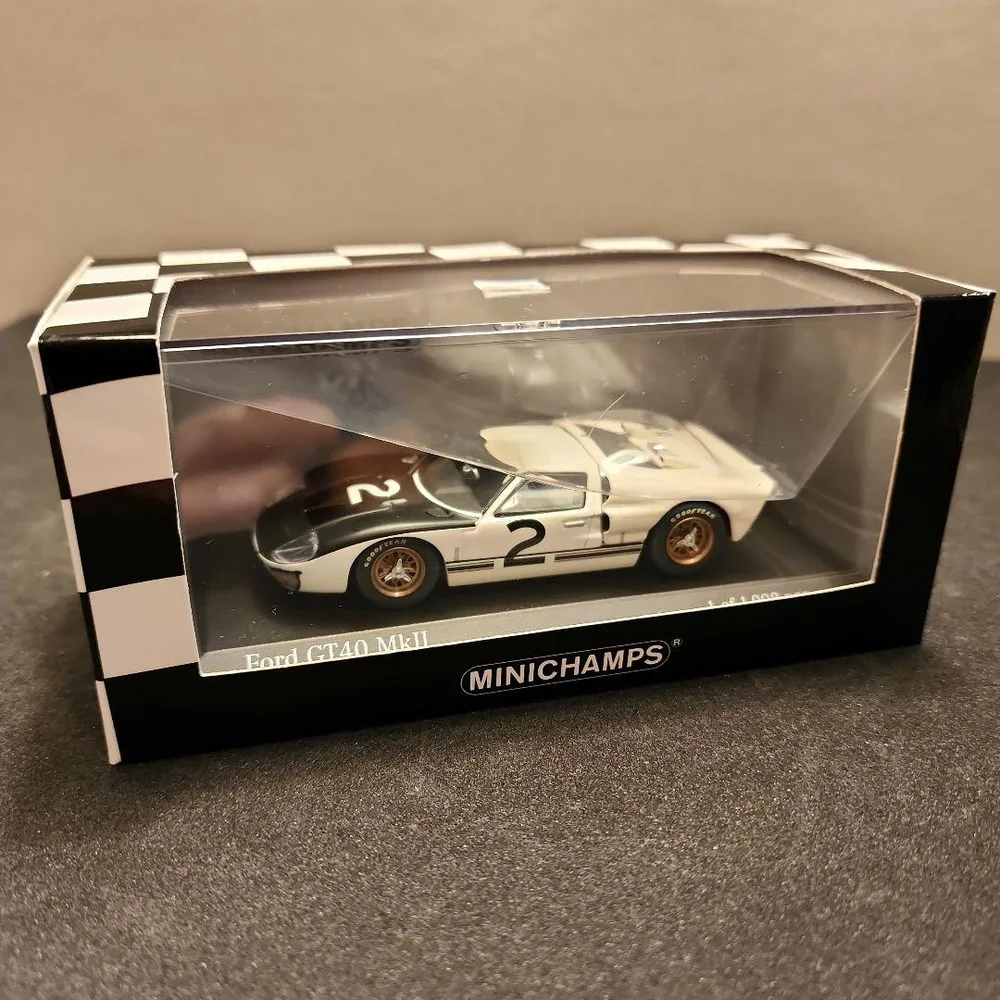 MINICHAMPS 1/43 Ford GT40 MkII、ケンマイルズ