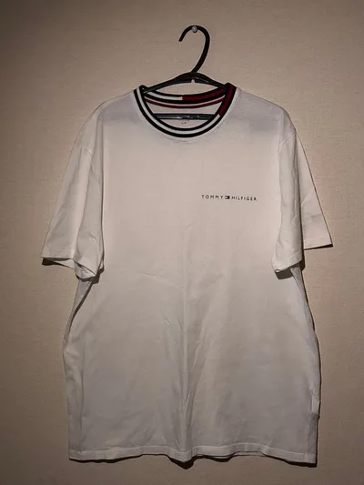 TOMMY HILFIGER ホワイト Tシャツ L/G 値下げ可能
