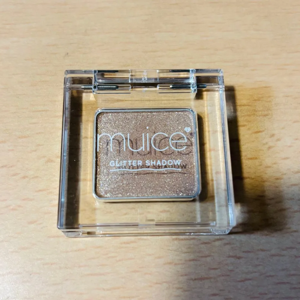 muice ミュアイス うるみオンアイズ 02 クリスタルヴェール アイシャドウ