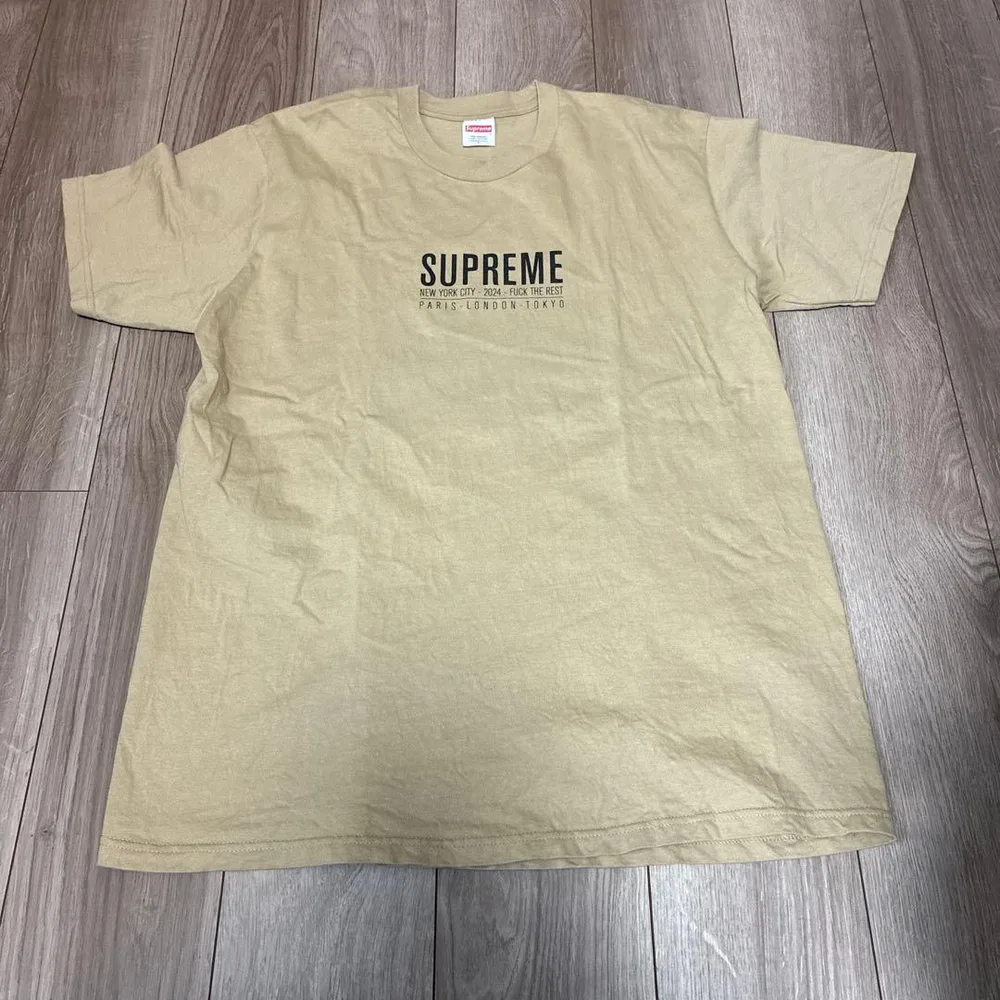 Supreme Paris Tee L ベージュ