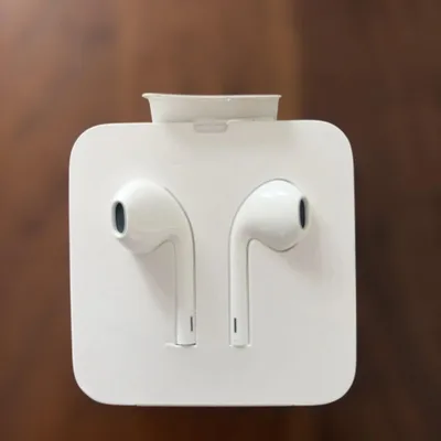 新品 未使用 Apple EarPods Lightningコネクタ
