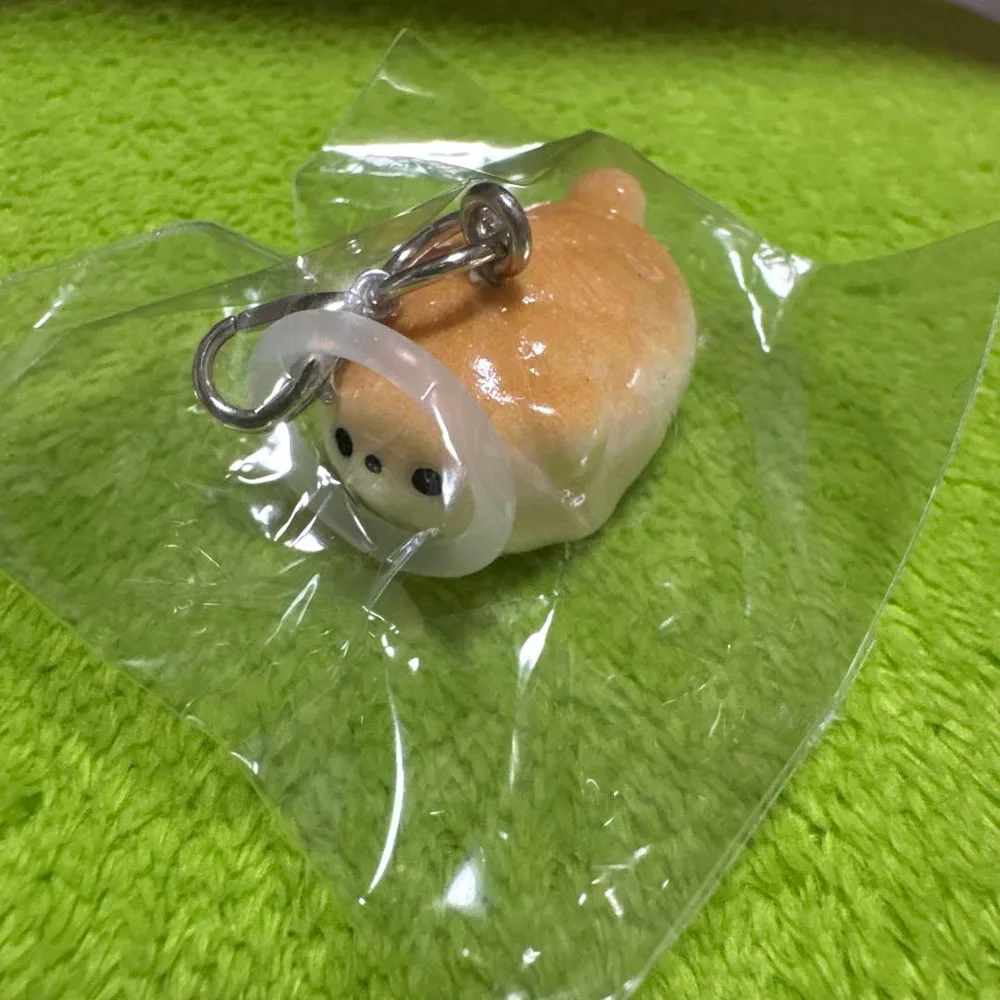 焼きたてワンワンパン めじるしアクセサリー めろんぱん ガチャ
