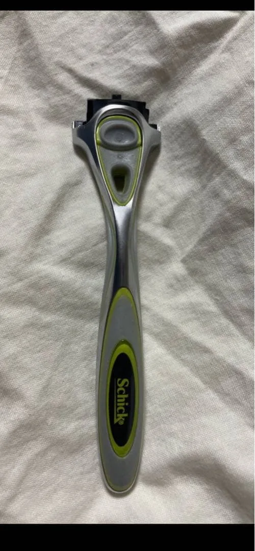 新品 未使用シックハイドロ5 敏感肌用 ホルダーのみ Schick HIDRO5