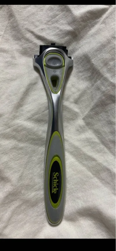 新品 未使用シックハイドロ5 敏感肌用 ホルダーのみ Schick HIDRO5