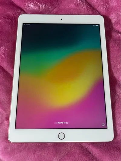 Apple iPad 第6世代 32GB ゴールド 本体 ゴールド