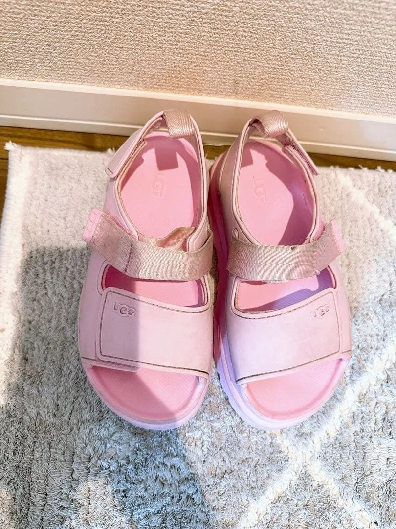 UGG キッズ サンダル ピンク 20センチ
