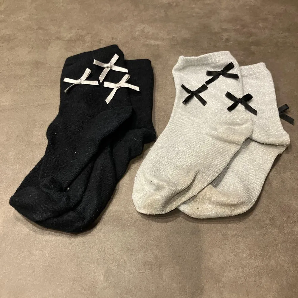 キッズ 靴下 2足セット リボン柄 ブラック シルバー
