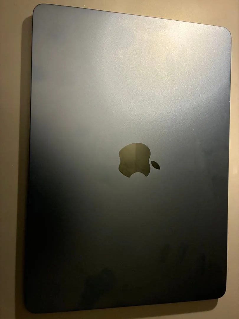 Apple MacBook M4チップ 13インチ 本体
