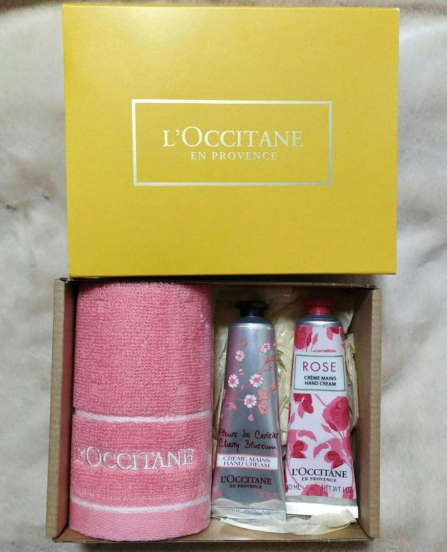 新品・未使用L'OCCITANEハンドクリーム・タオルセット