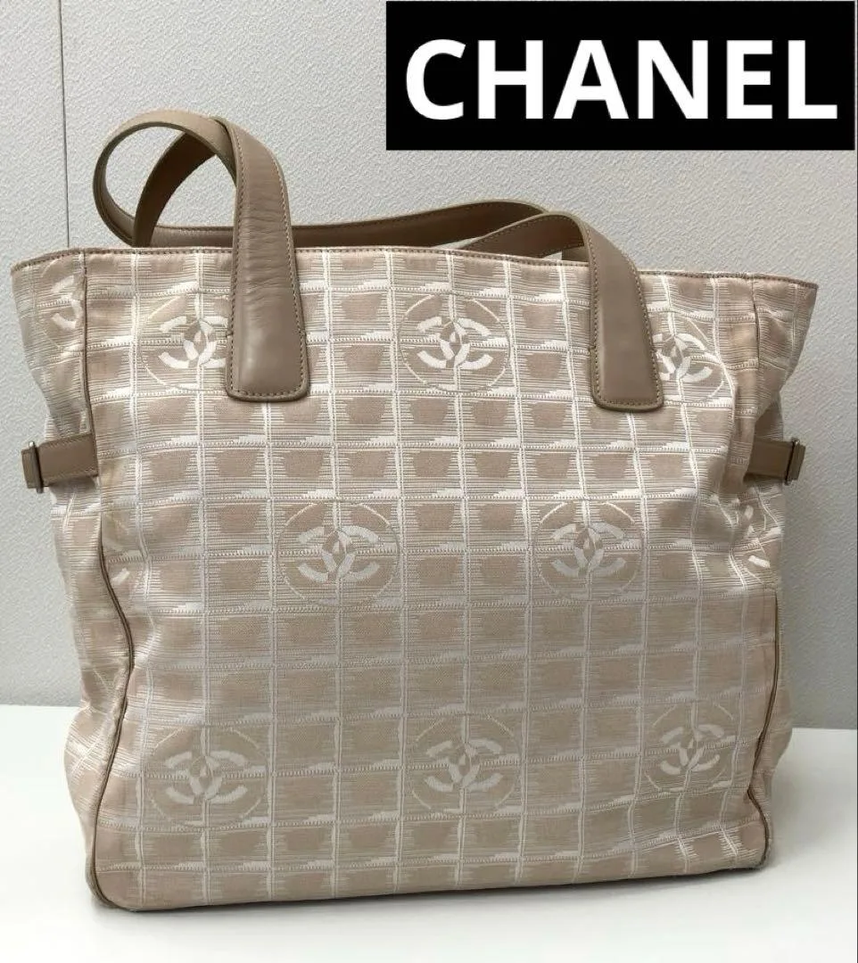 CHANEL ニュートラベル トートバッグ