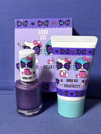 ANNA SUI HELLO KITTY ネイル&ハンドクリームキット