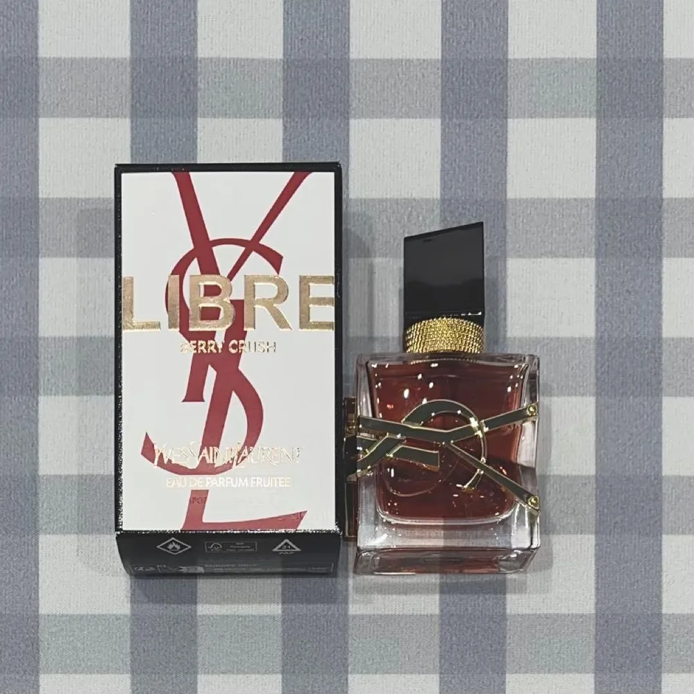 値下げ不可 【 YSL 】リブレ オーデパルファム ベリークラッシュ 30mL