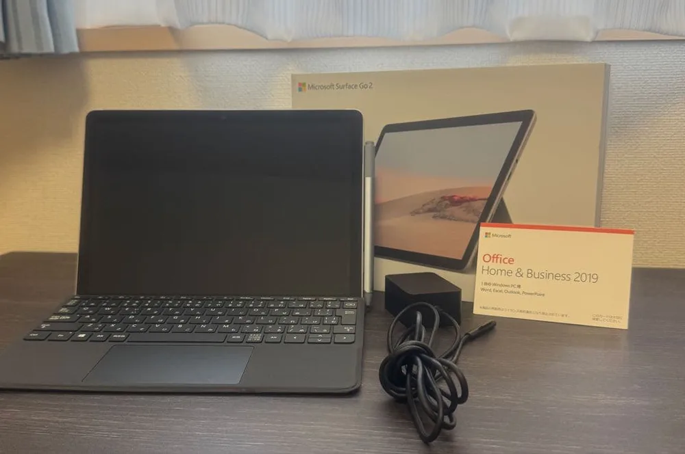 surface go2 128GB m3-8100Y 1926