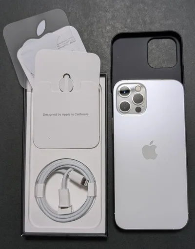 【超美品】iPhone12 pro 256gb BT最大容量86% ケース付き