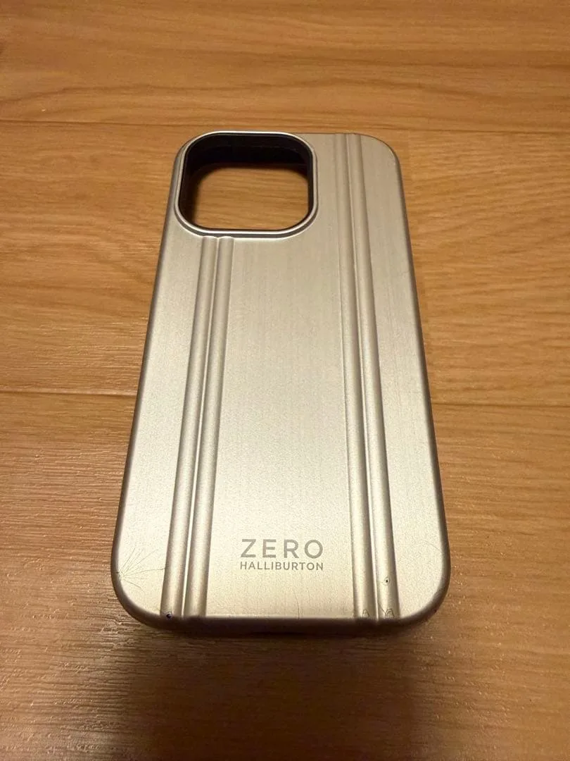 ZERO HALLIBURTON iPhone16Pro用ケース シルバー