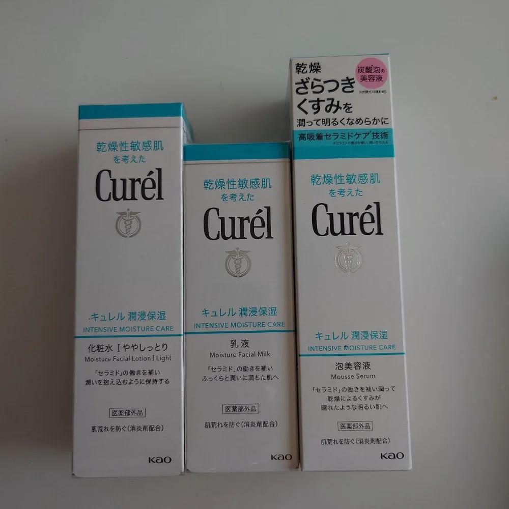 ②Curél 化粧水・乳液・泡美容液、保湿ケア 3点セット