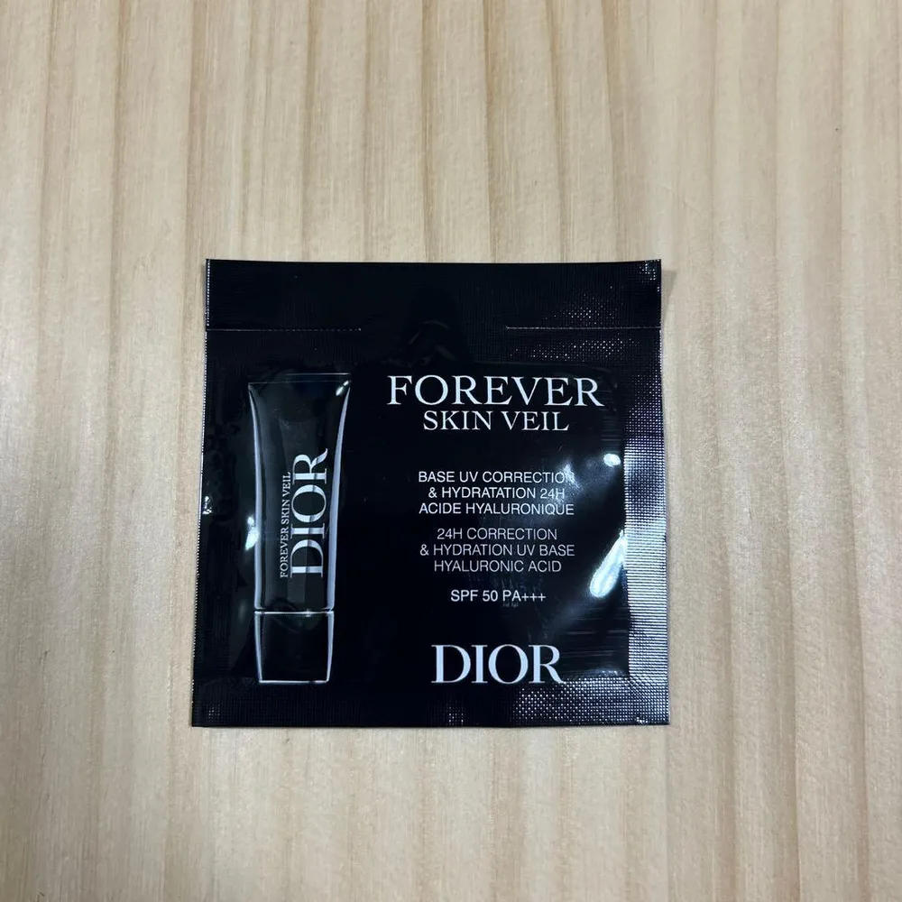 Dior ディオール フォーエヴァースキンヴェール サンプル