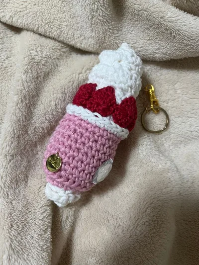 ハンドメイド ニットチャームいちごパフェ