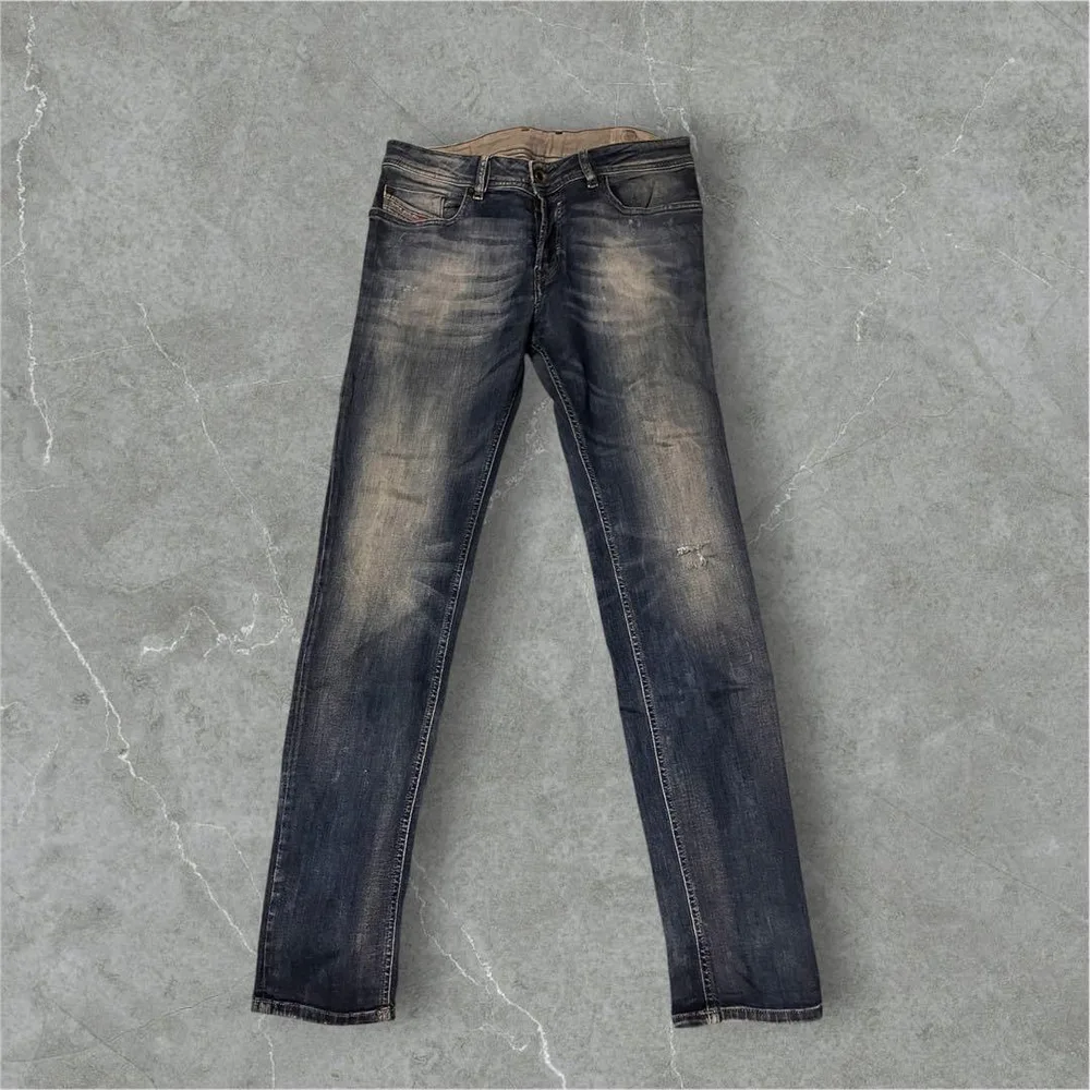 DIESEL デニムパンツ ボタンフライ ウォッシュ加工