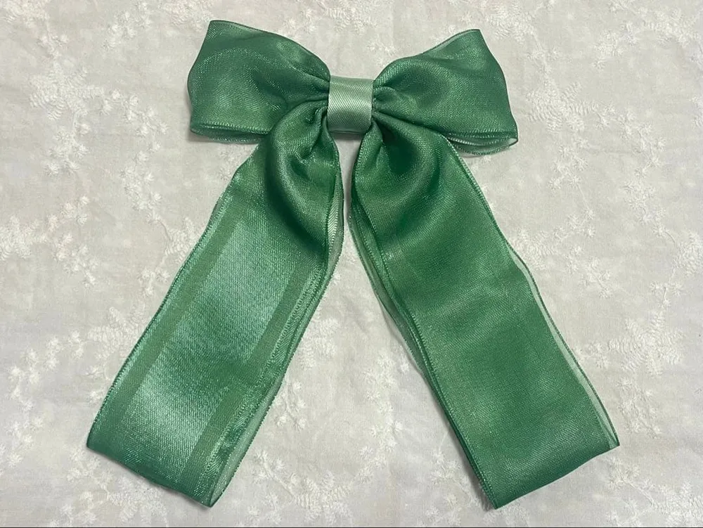 【ハンドメイド】グリーンリボンヘアクリップ