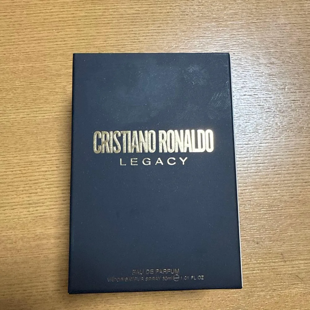 CRISTIANO RONALDO LEGACY オードパルファム 30ml