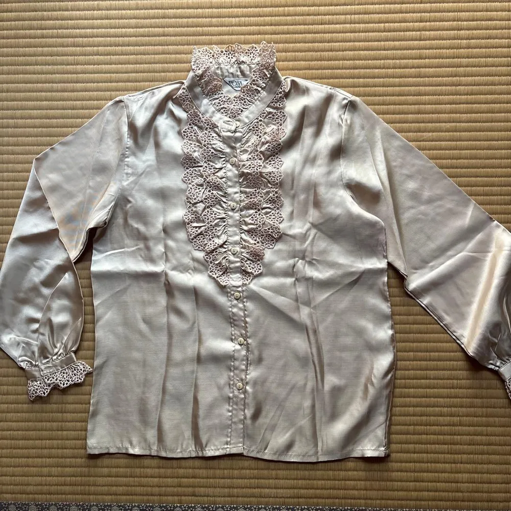 【新品】レディースブラウス サテン ヴィンテージ